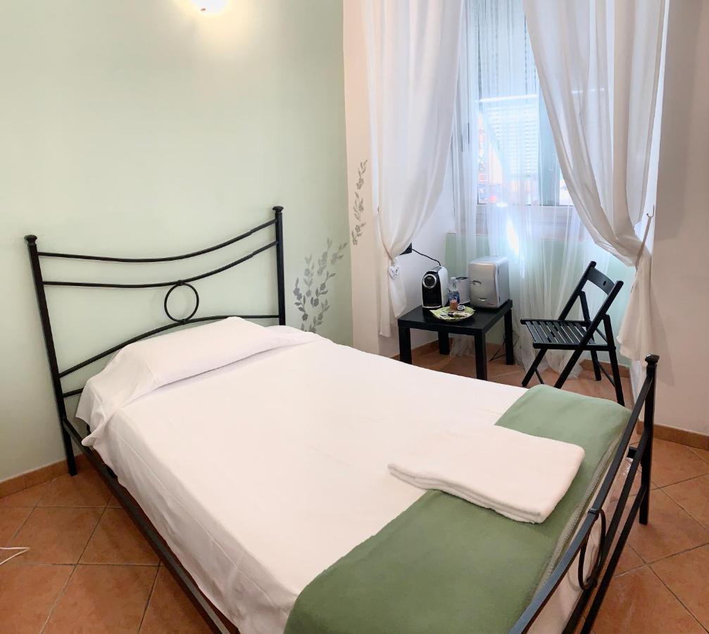 Affittacamere Virginia'S Rooms Genova Exterior foto