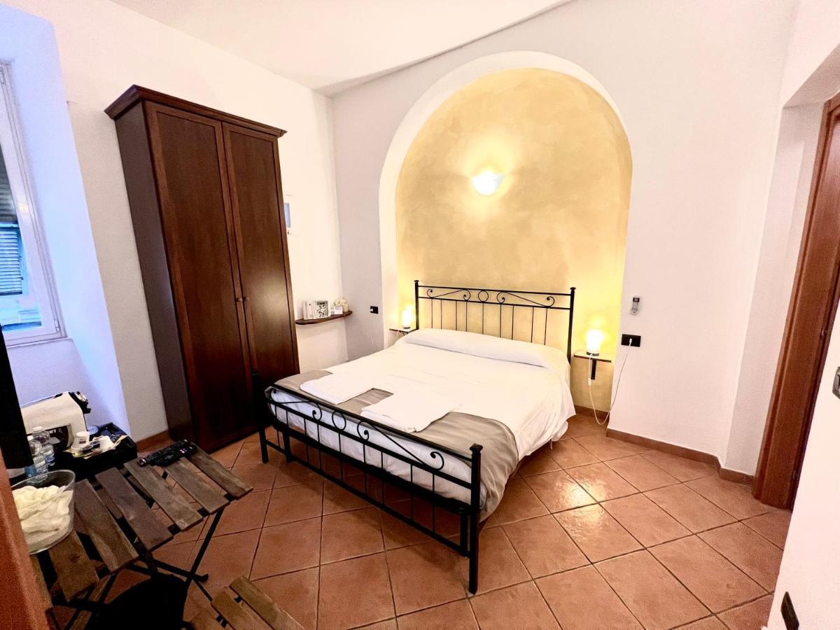Affittacamere Virginia'S Rooms Genova Exterior foto