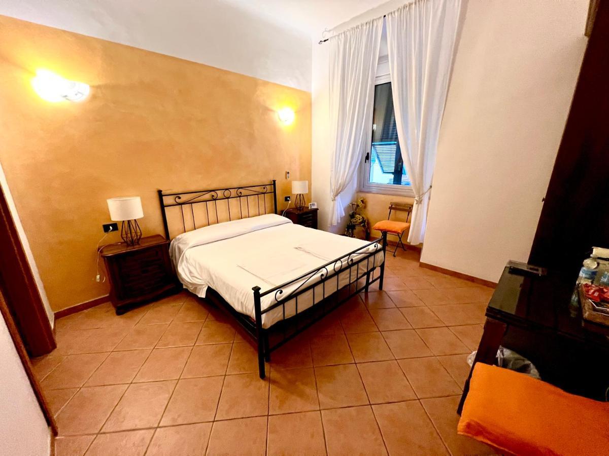 Affittacamere Virginia'S Rooms Genova Exterior foto