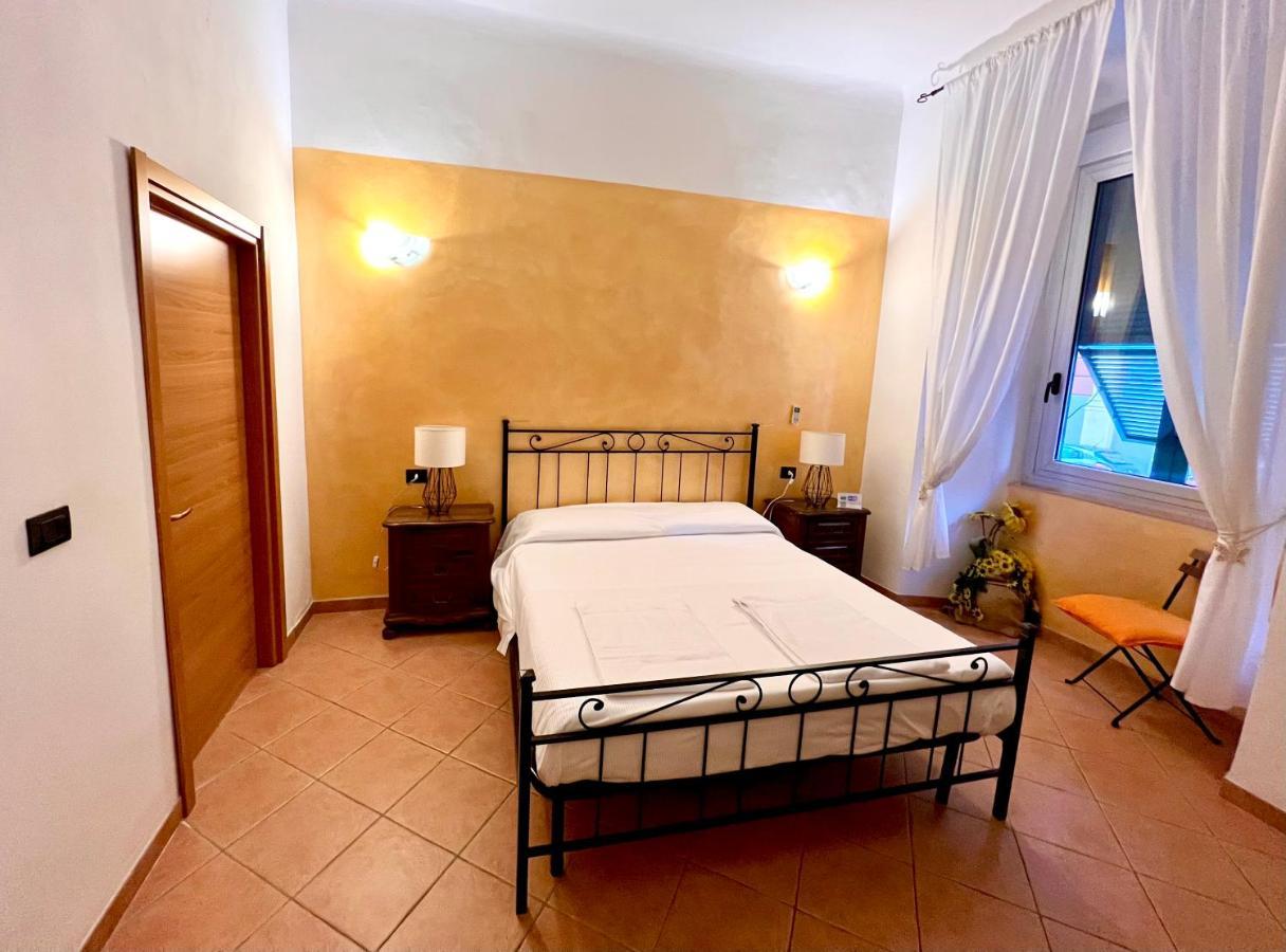 Affittacamere Virginia'S Rooms Genova Exterior foto