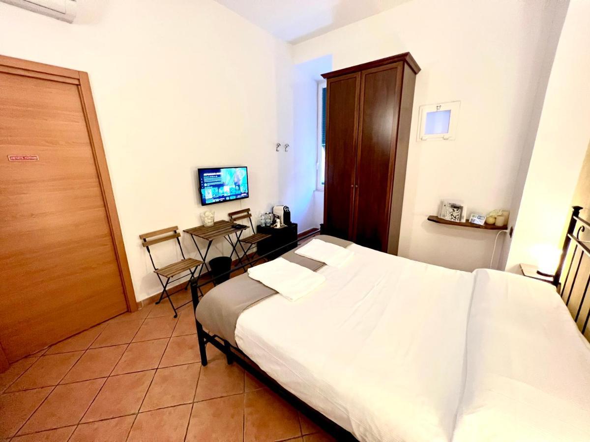 Affittacamere Virginia'S Rooms Genova Exterior foto