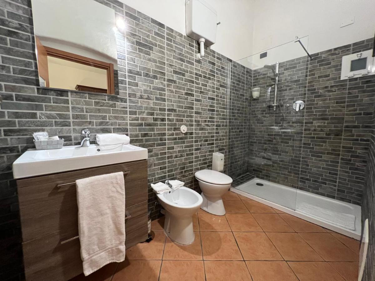 Affittacamere Virginia'S Rooms Genova Exterior foto