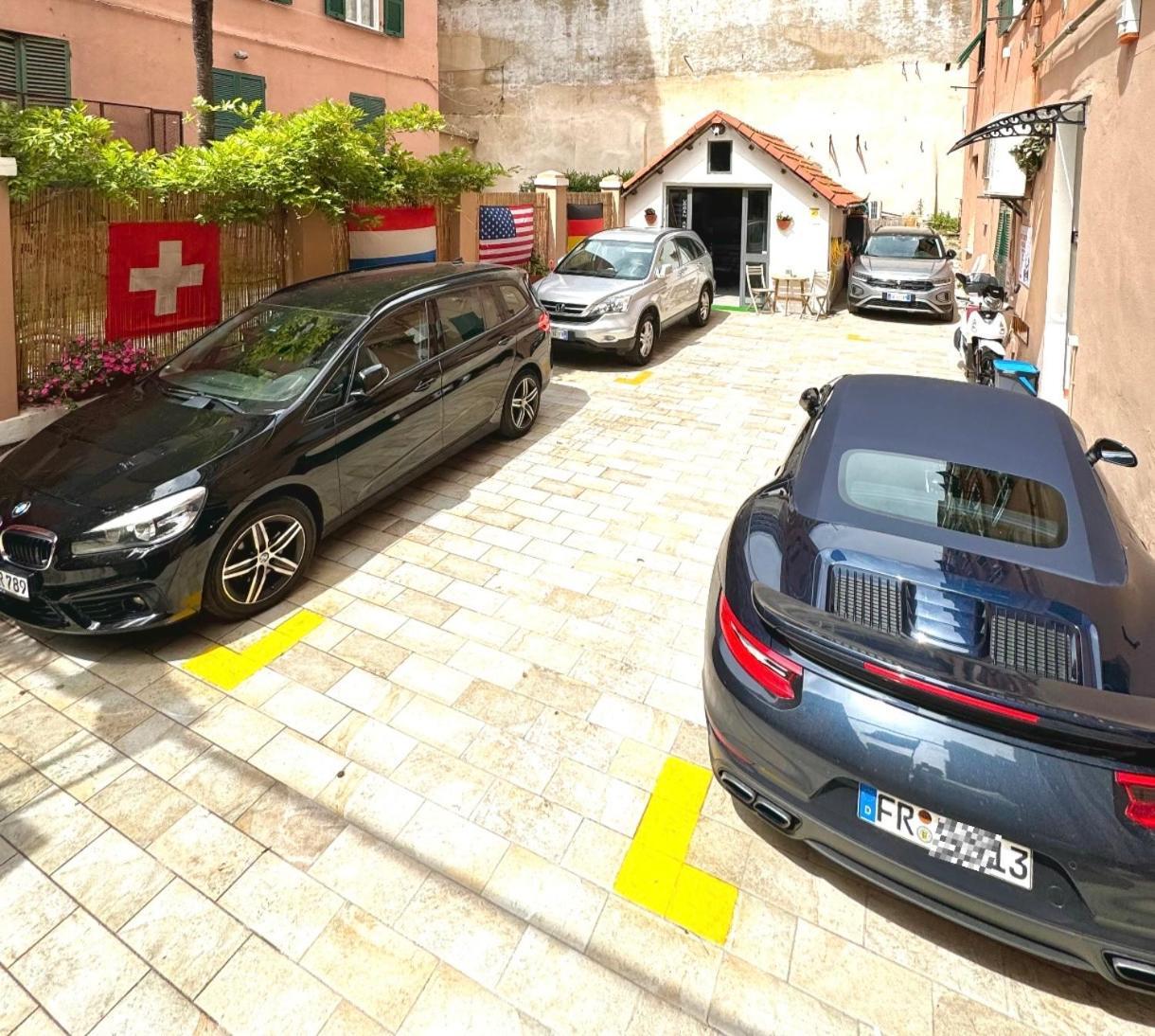 Affittacamere Virginia'S Rooms Genova Exterior foto