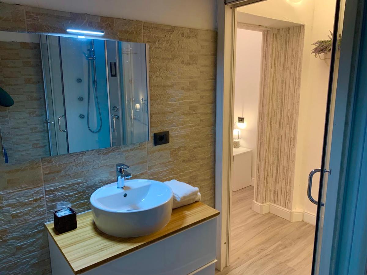 Affittacamere Virginia'S Rooms Genova Exterior foto