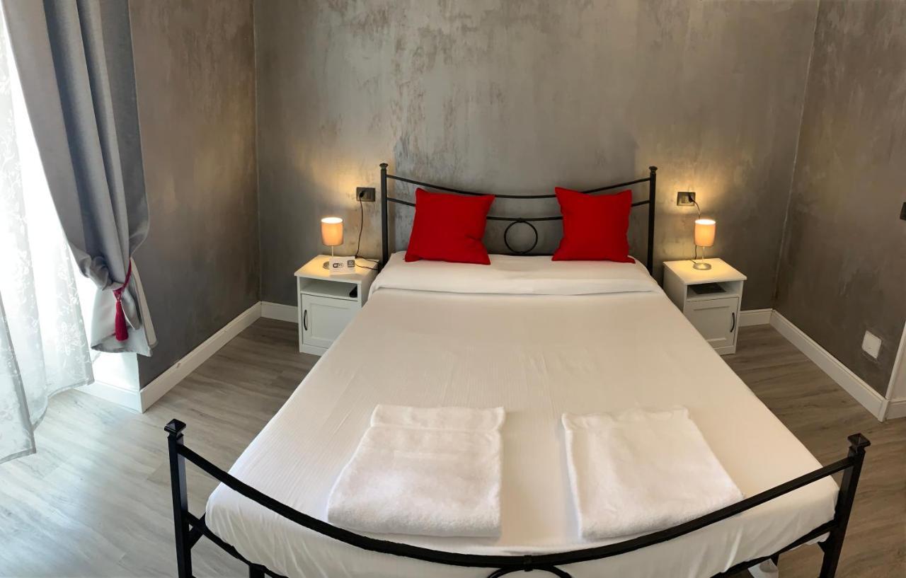 Affittacamere Virginia'S Rooms Genova Exterior foto