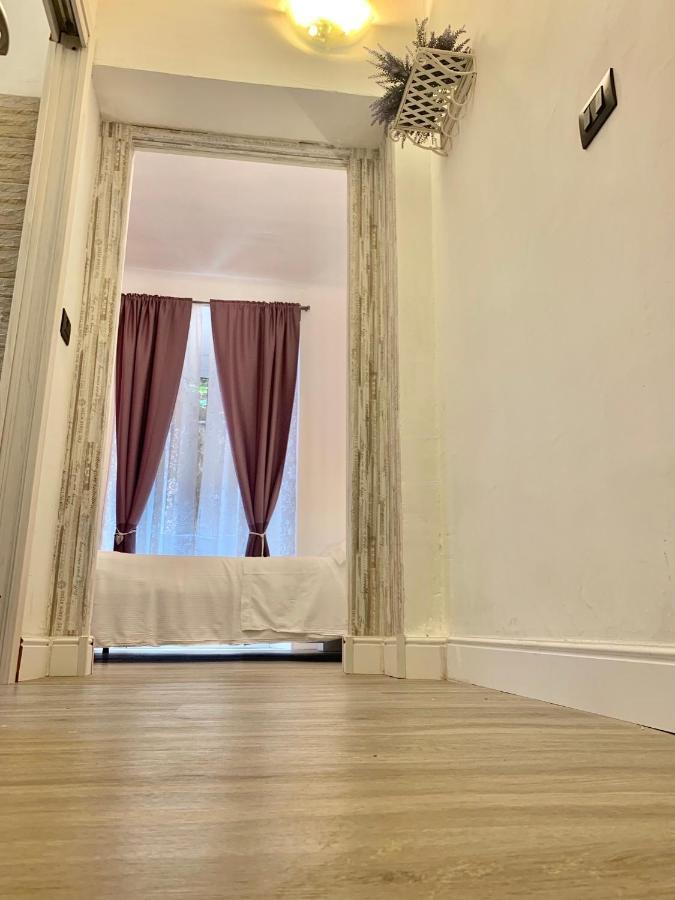 Affittacamere Virginia'S Rooms Genova Exterior foto